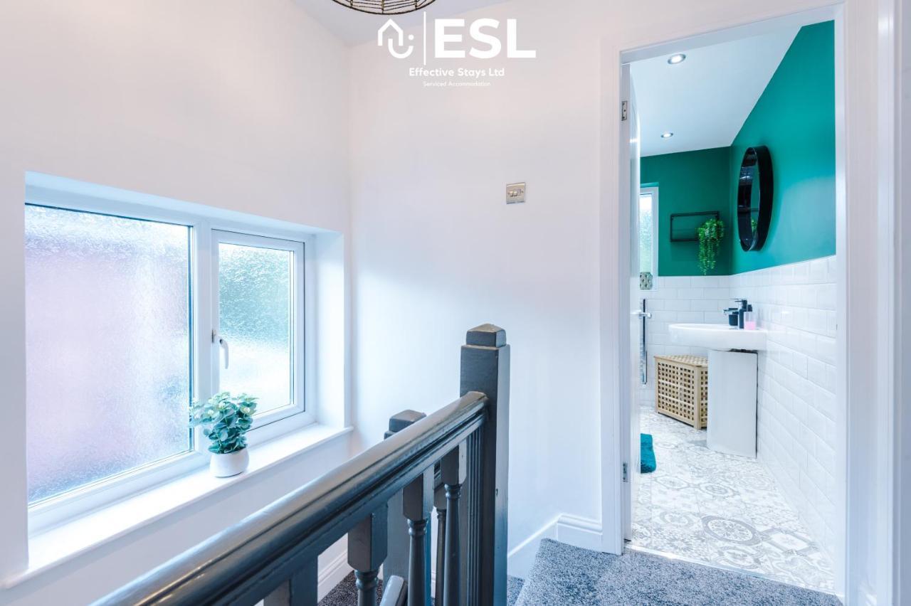 Open Plan - 3 Bedroom House - Garden And Outdoor Seating - Driveway Parking - Short Drive To City Centre Saughall Exterior foto